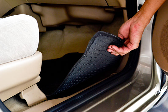 3 Ways to Clean Car Floor Mats - wikiHow